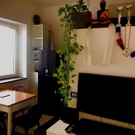 Zen Sea View - Shared Bathroom Гостевой дом